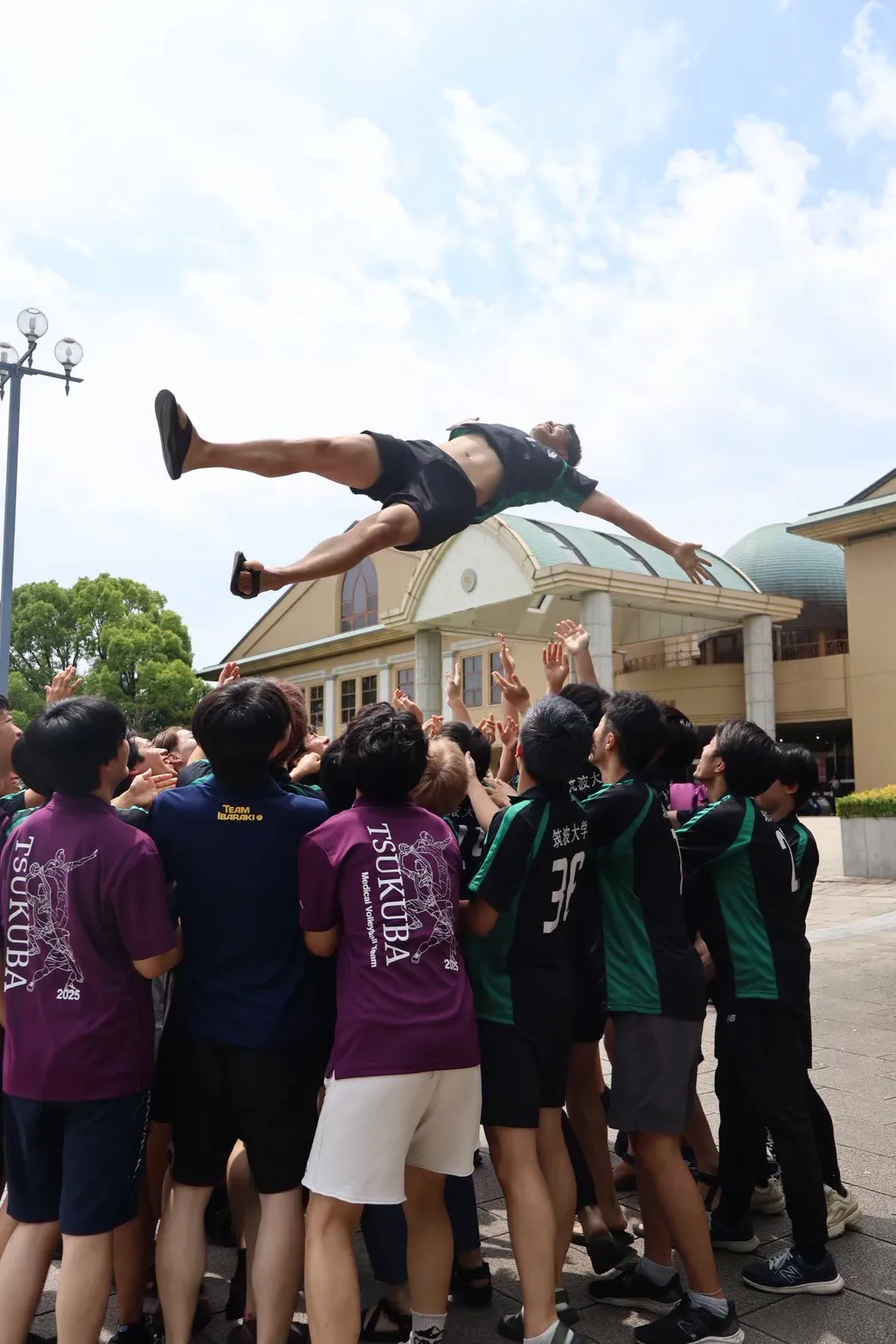 医学バレーボール部の活動写真