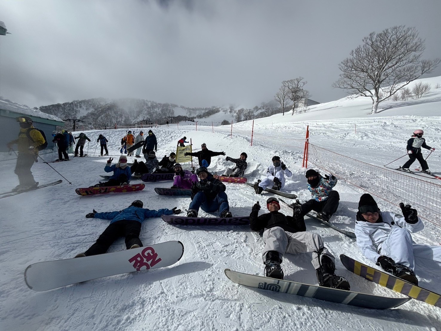 硬式テニス愛好会FORESTの活動写真