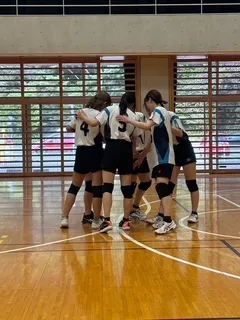 医学バレーボール部の活動写真