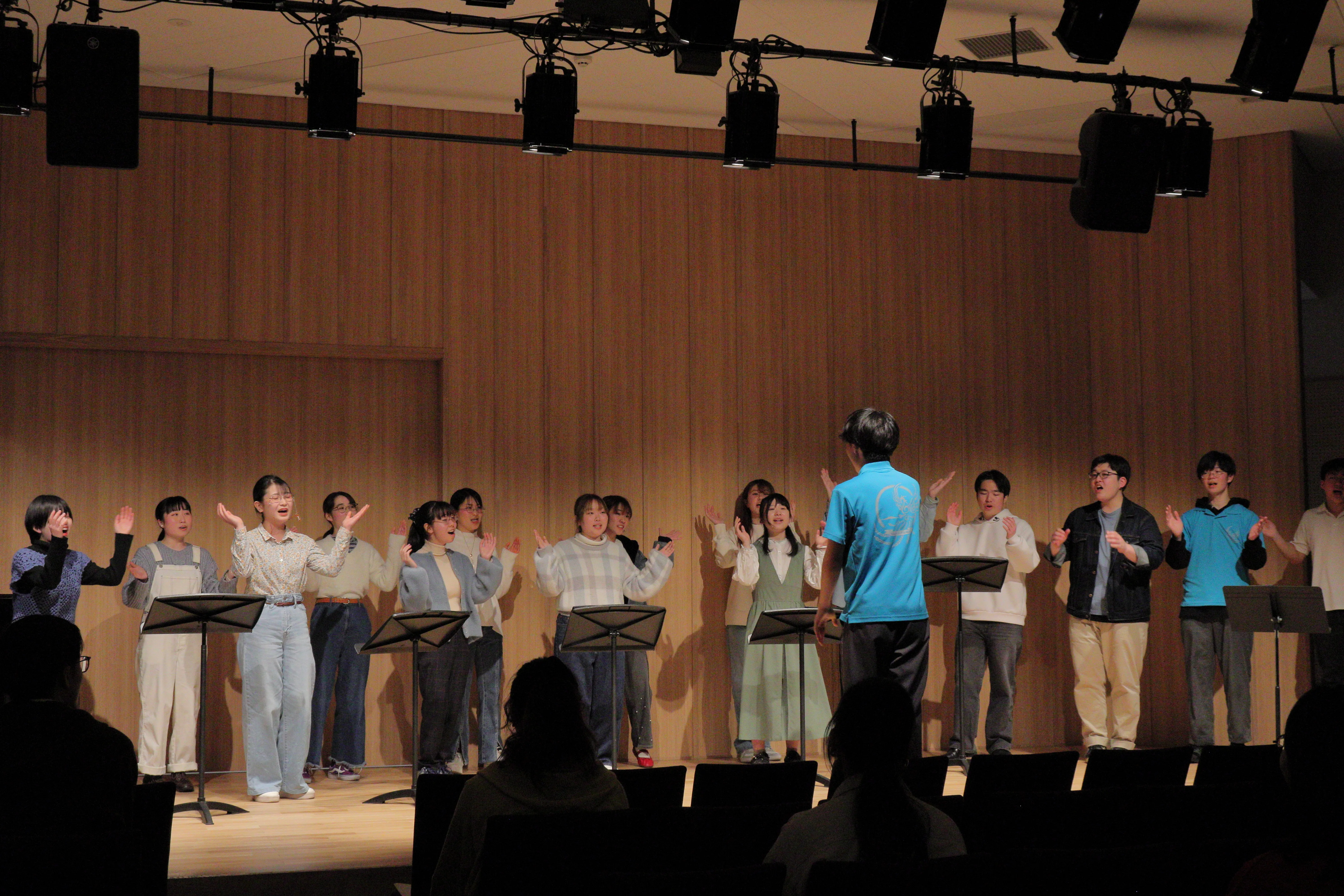 混声合唱団の活動写真