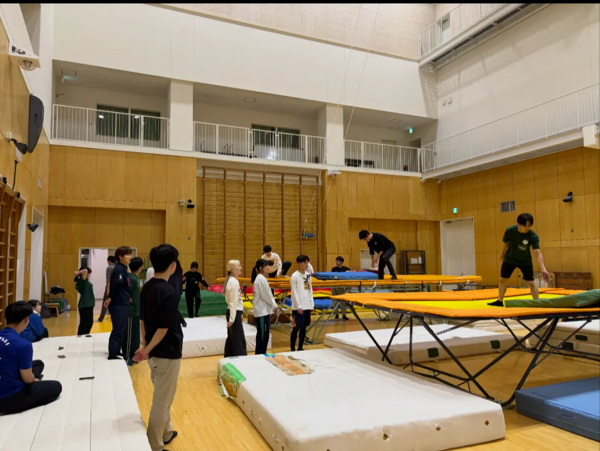 トランポリン同好会の活動写真